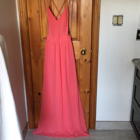 Lulu’s Backless Maxi dress - Picture 2 of 5